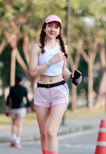 ตุ๊ดตู่-สุภาพร8 ตุ๊ดตู่-สุภาพร-ยิ้ม