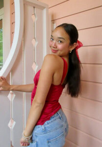 Nicole-Laeno-สีแดง