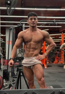 Arm-Thanongsak-หล่อมาก