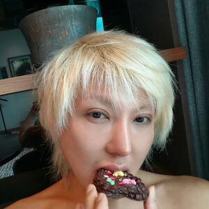 ไบรอัน-ตัน11 ไบรอัน-ตัน-ขนม