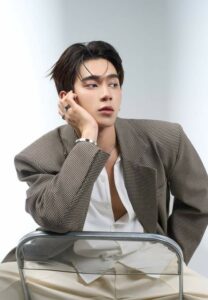 Athiwarit Nithiteerakornkul-001-Elegant