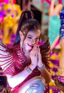 แพรวพราว-แสงทอง-007-Graceful