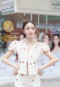 นิวเคลียร์-หรรษา-001-Attractive