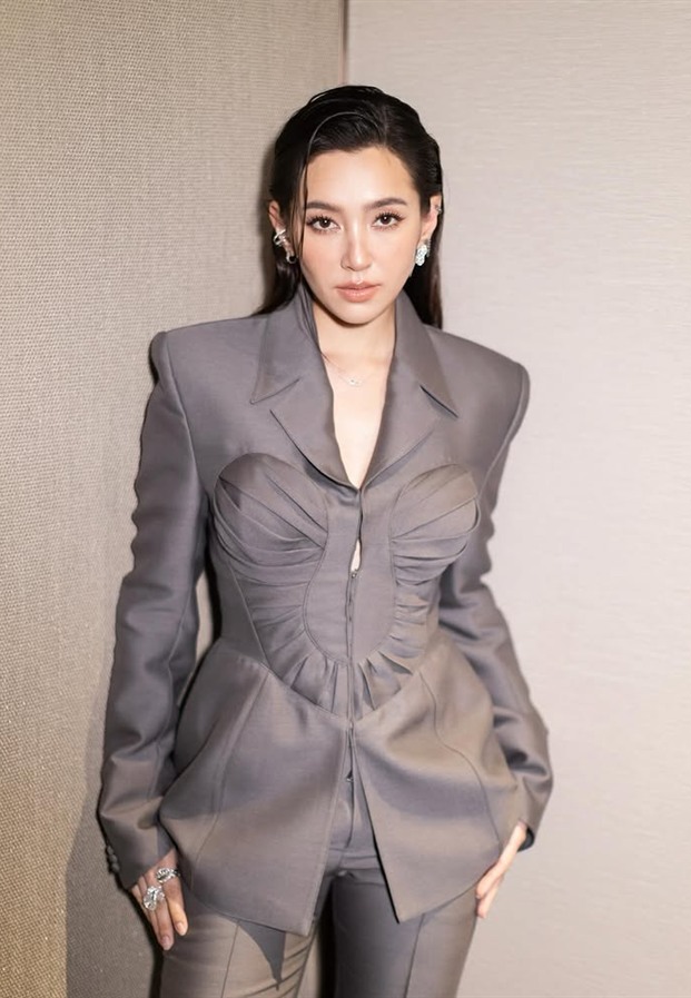 เบลล่า ราณี ในลุคงานอีเวนต์