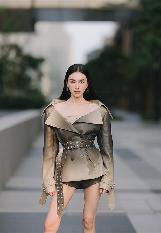 ใหม่ ดาวิกา ในลุคแฟชั่นถ่ายแบบ